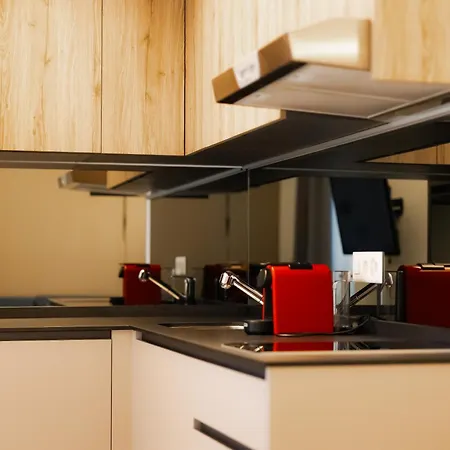 Deluxe Urban 18 - Free Parking Apartment